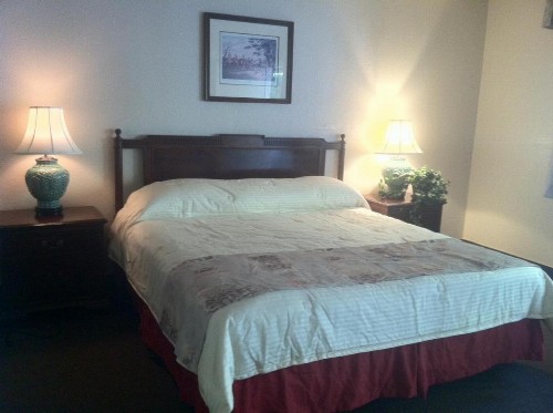 Caravelle Inn & Suites - image 13