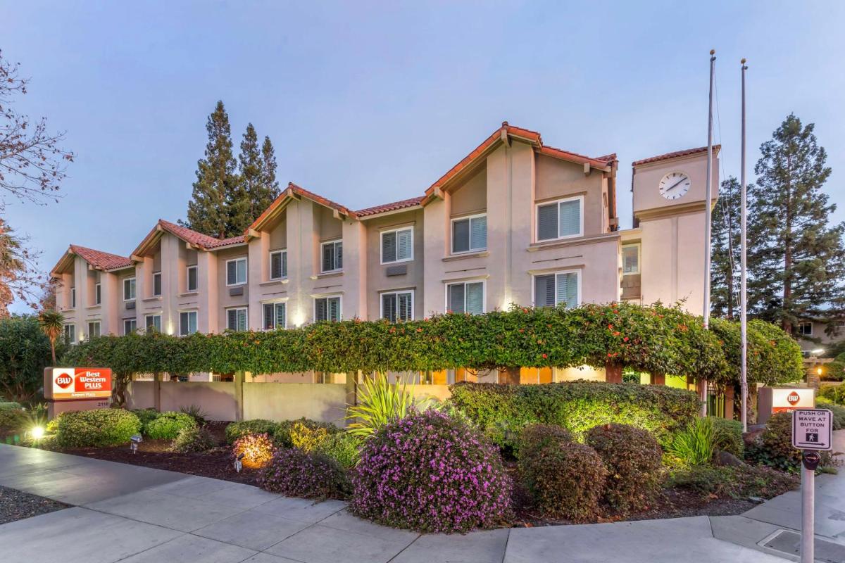 Best Western Plus Airport Plaza - main image