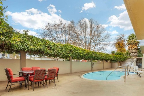 Best Western Plus Airport Plaza - image 37