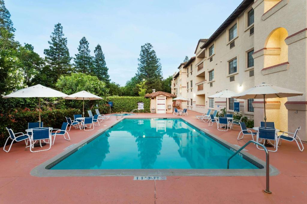 Wyndham Garden Silicon Valley - image 5