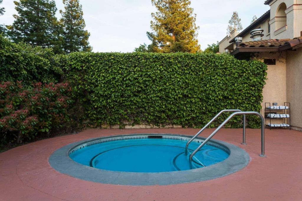 Wyndham Garden Silicon Valley - image 7