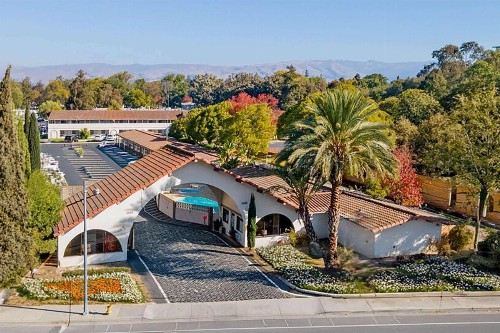 EZ 8 Motel San Jose II - image 12
