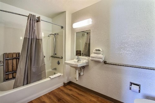 Motel 6-San Jose CA - South - image 14