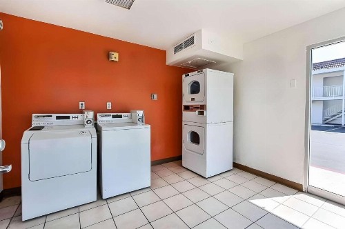 Motel 6-San Jose CA - South - image 17