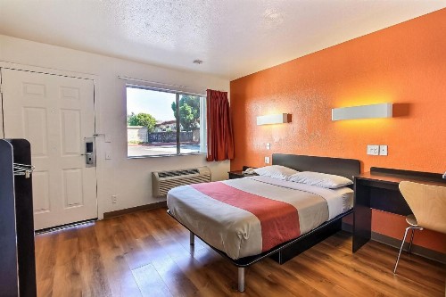 Motel 6-San Jose CA - South - image 3