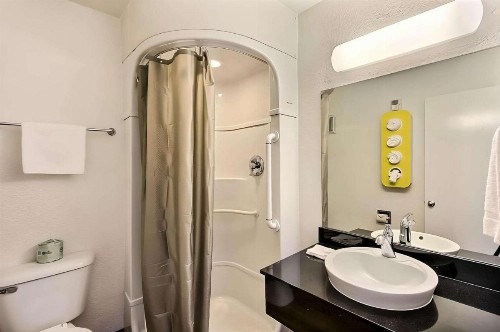 Motel 6-San Jose CA - South - image 5