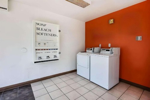 Motel 6-San Jose CA - South - image 7