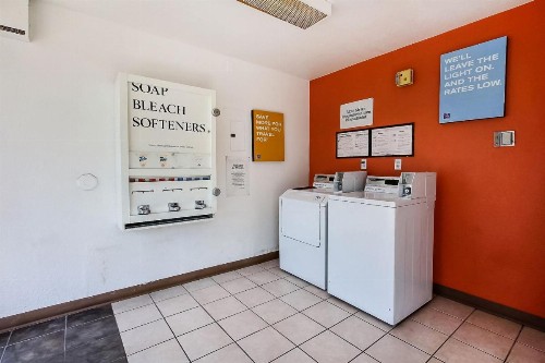 Motel 6-San Jose CA - South - image 9