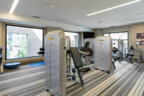 Global Luxury Suites at Baypointe Station - image 7