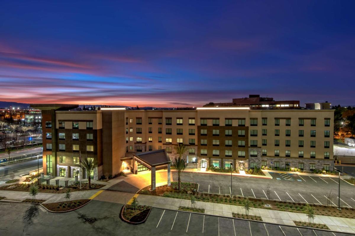 Hampton Inn & Suites San Jose Airport - main image