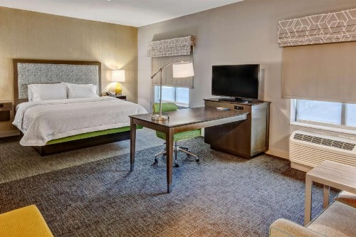 Hampton Inn & Suites San Jose Airport - image 12