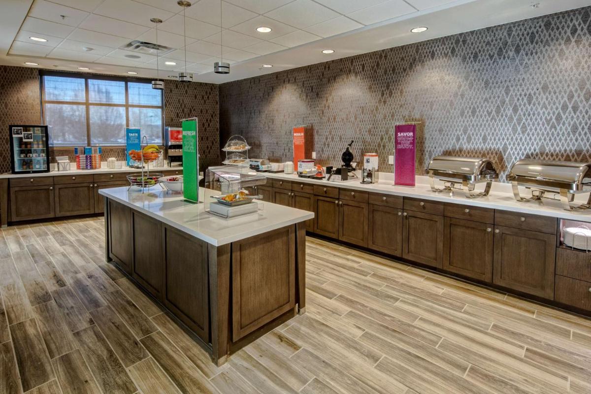 Hampton Inn & Suites San Jose Airport - image 3