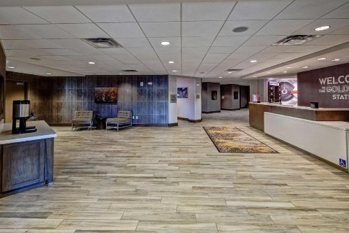 Hampton Inn & Suites San Jose Airport - image 4