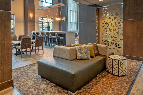 Hampton Inn & Suites San Jose Airport - image 5