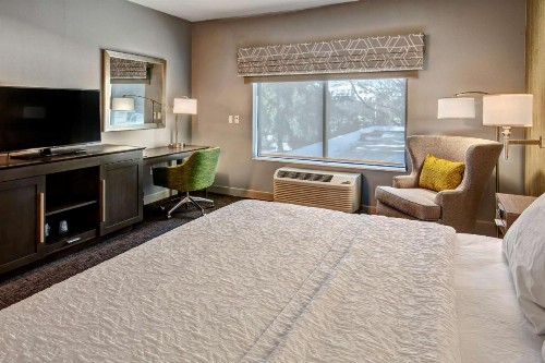 Hampton Inn & Suites San Jose Airport - image 7