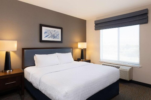 Wingate by Wyndham San Jose - image 8
