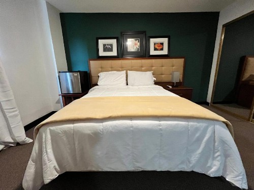 S.J. Suites Hotel - image 20