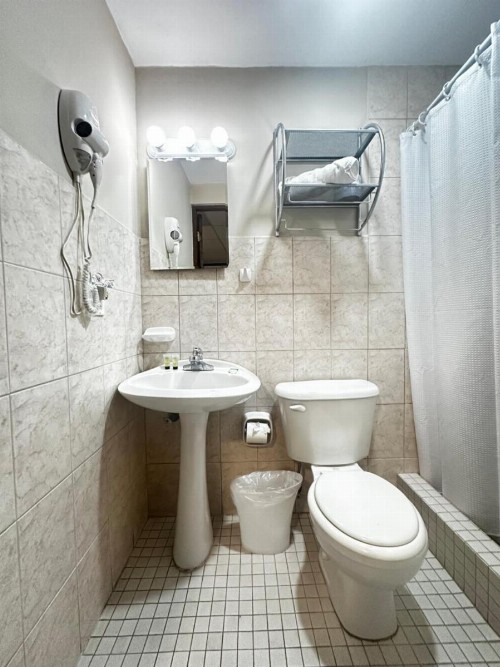 S.J. Suites Hotel - image 3