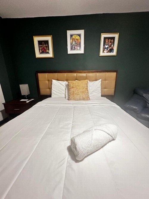 S.J. Suites Hotel - image 6
