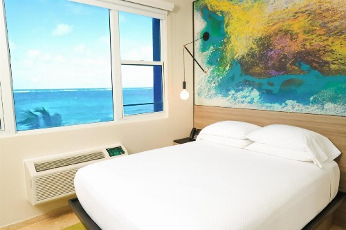 The Tryst Beachfront Hotel - image 12