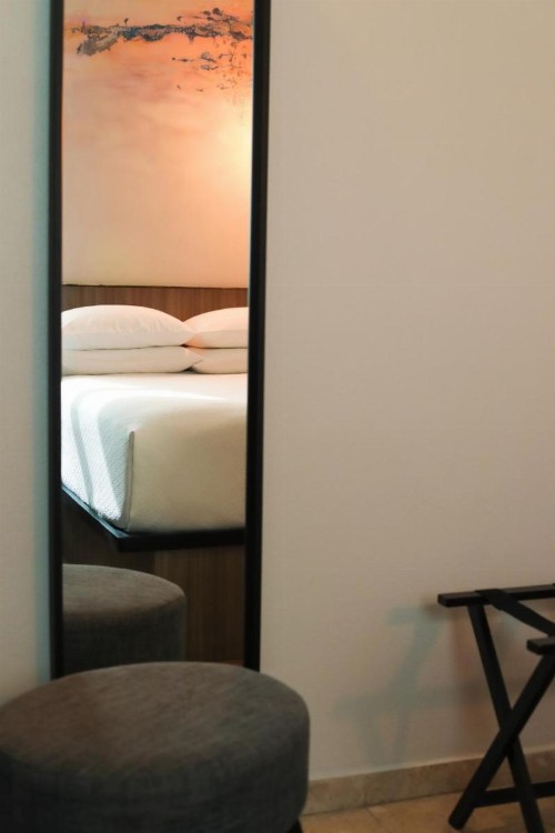 The Tryst Beachfront Hotel - image 7