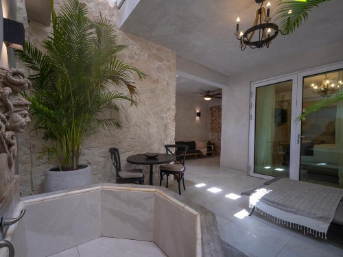 O:Live Boutique Hotel A Small Luxury Hotel of the World - image 4