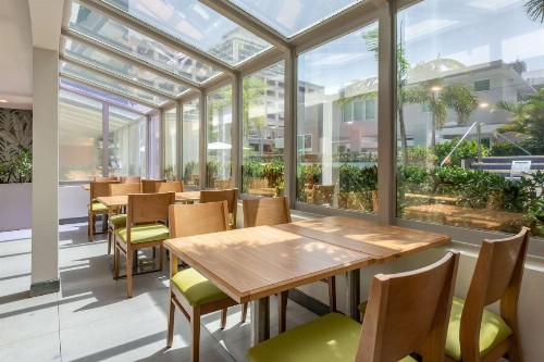 Best Western Plus Condado Palm Inn - image 9