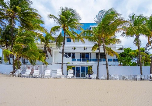 Numero Uno Beach House - image 30