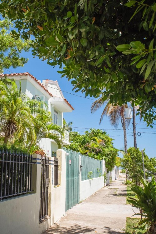 Numero Uno Beach House - image 32