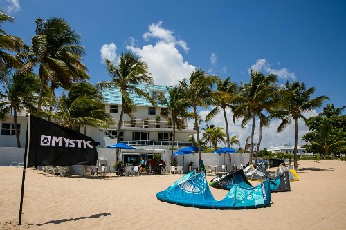 Numero Uno Beach House - image 45