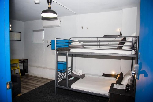 Nomada Urban Beach Hostel - image 18