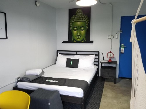 Nomada Urban Beach Hostel - image 7