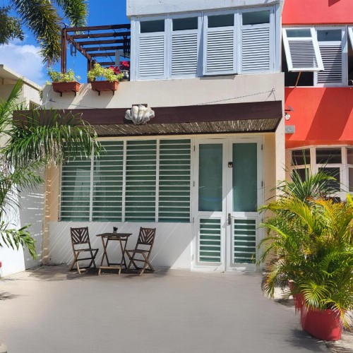 Cozy Beach Apartment - image 3