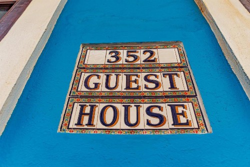 352 Guest House - image 12