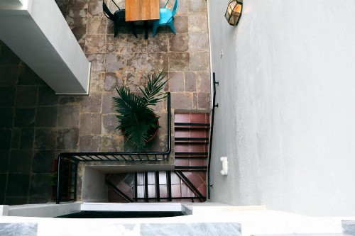 352 Guest House - image 2