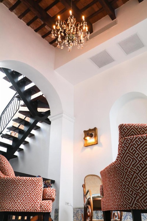 352 Guest House - image 3