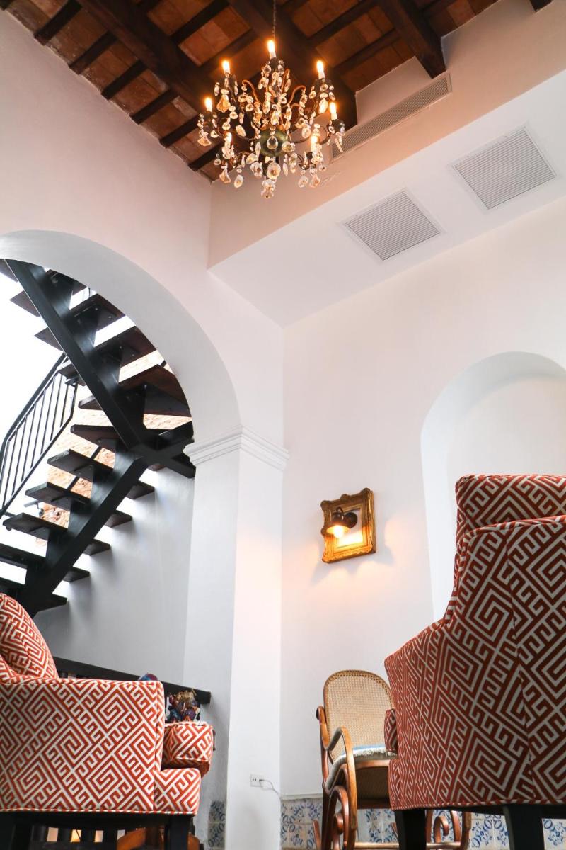 352 Guest House - image 3