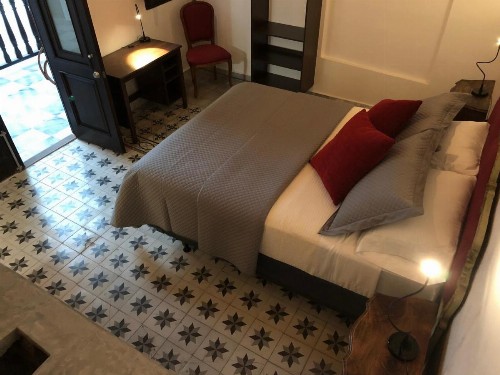 352 Guest House - image 31