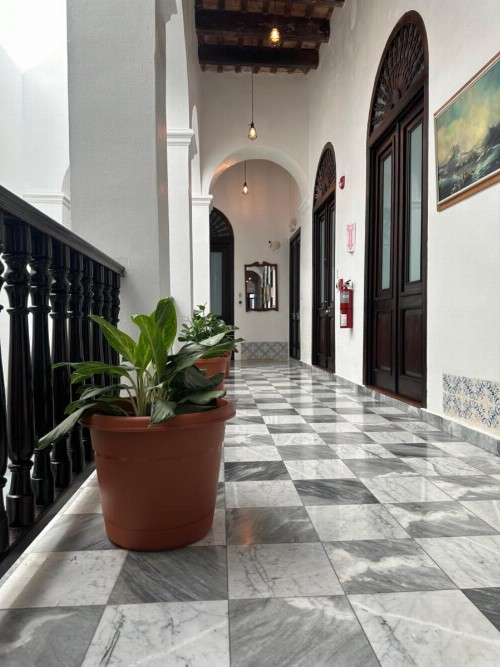 352 Guest House - image 42