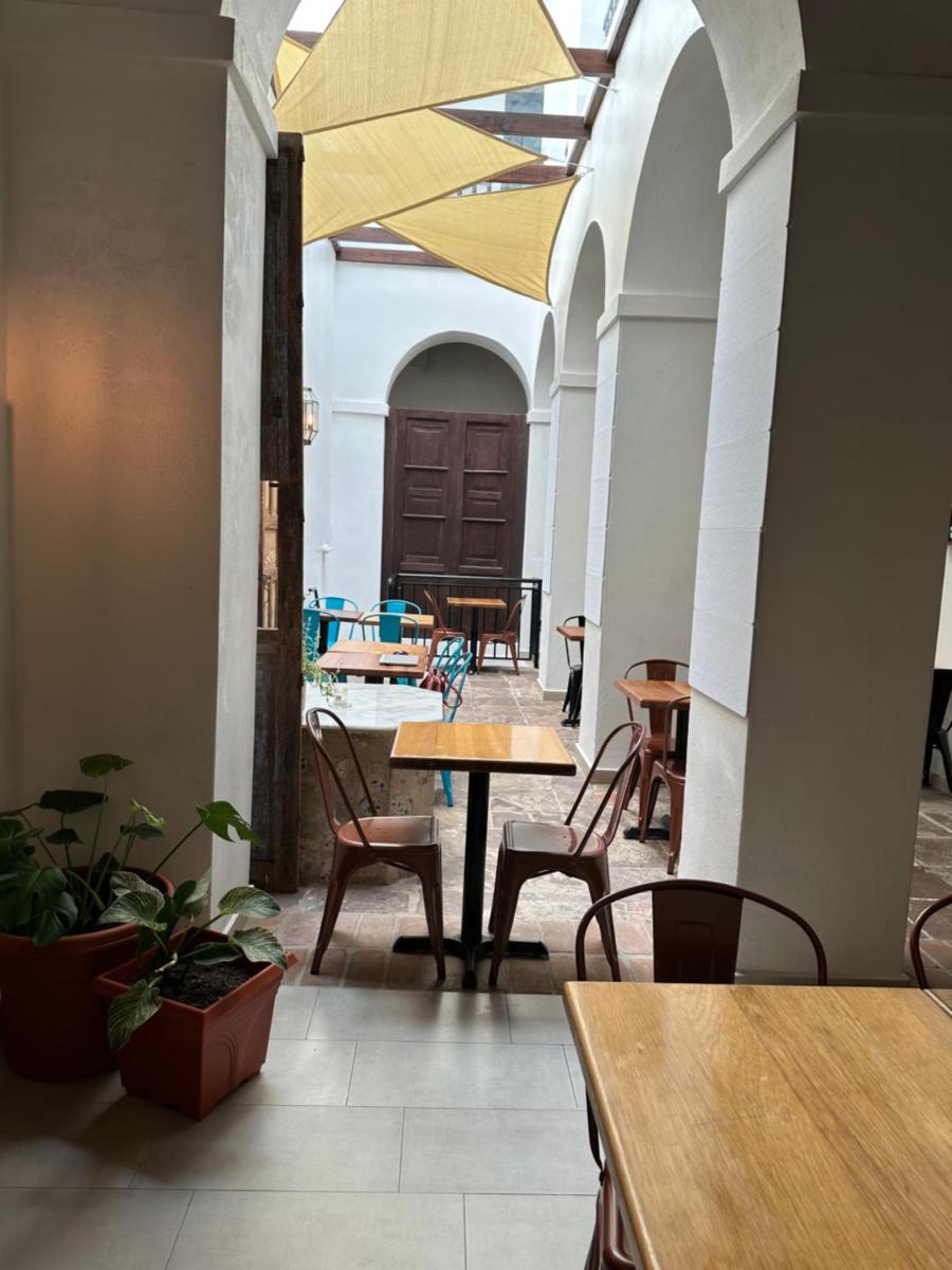 352 Guest House - image 6