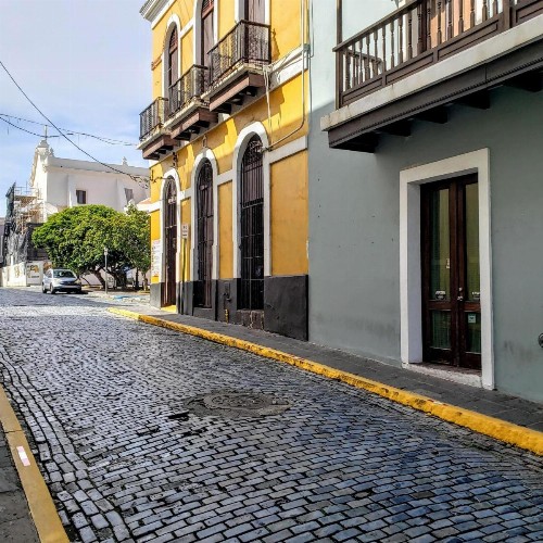 Roof Top Apt Unit 5 for 2 Guests AMAZING Views Old San Juan - image 17
