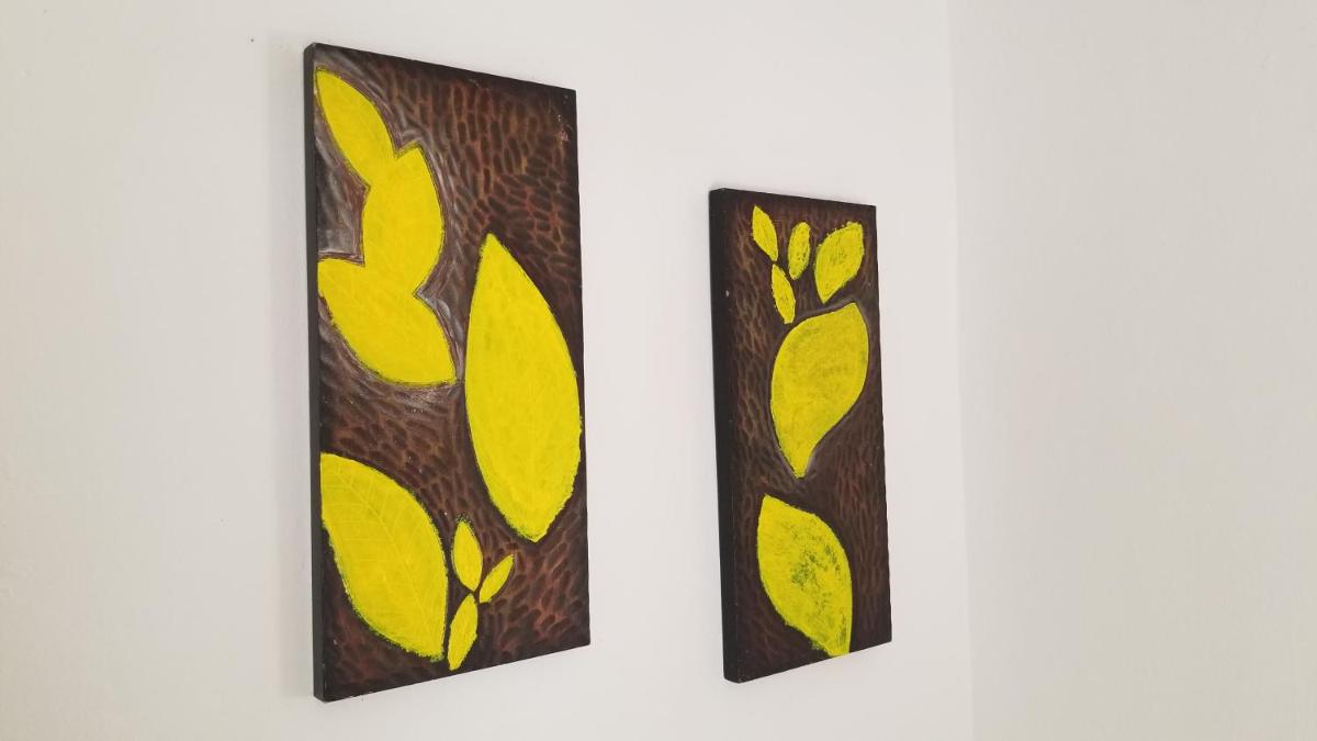Yellow-Gray Tropical Studio - image 7