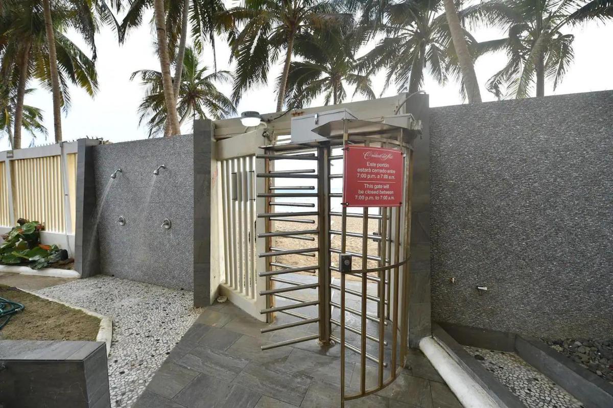 Galicia by the Sea BEACH POOL Studio Cabana APARTMENT FOR 2 in CONDADO - image 3