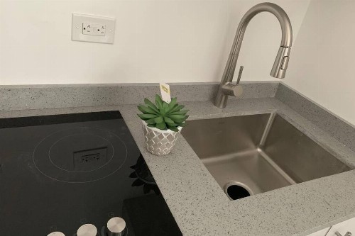 Isla Verde Oasis PH with Private Terrace KingBed WiFi Pk - image 7