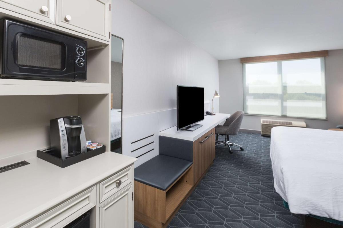 Hilton Garden Inn Oakland/San Leandro - image 3