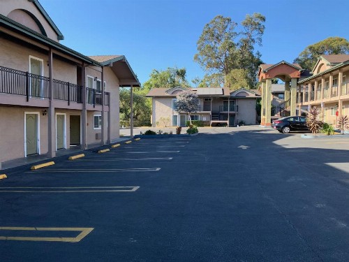 Olive Tree Inn & Suites - image 24