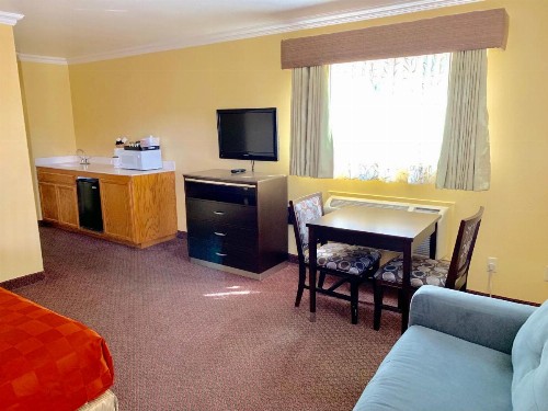 Olive Tree Inn & Suites - image 49