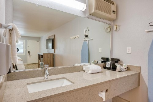 Vagabond Inn San Luis Obispo - image 25