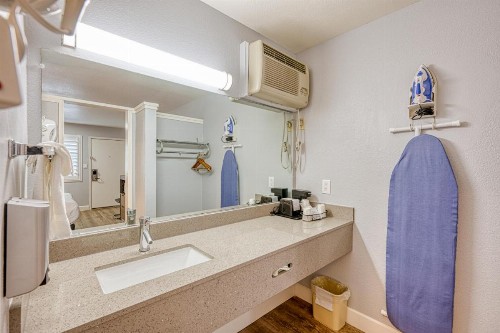 Vagabond Inn San Luis Obispo - image 45