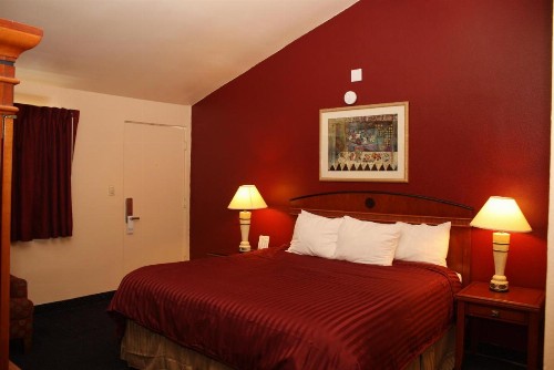 Budget Inn - image 14